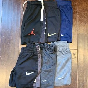 Nike toddler shorts 3-4yrs